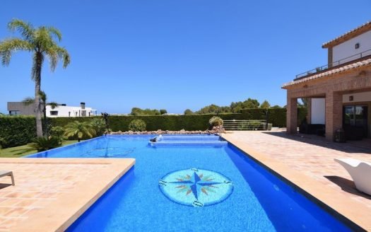 Luxuriöse Villa mit 5 Schlafzimmern zu verkaufen in Jávea