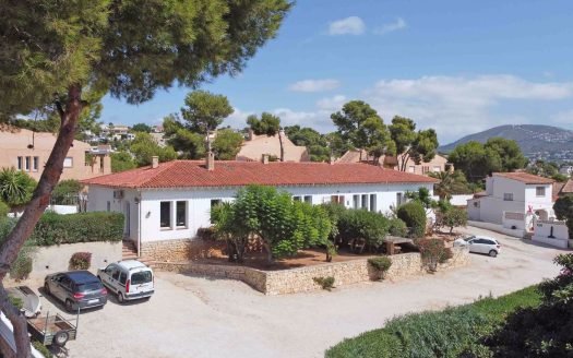 Villa 295m2 in Moraira (Alicante) – 9 Zimmer & 6 Bäder