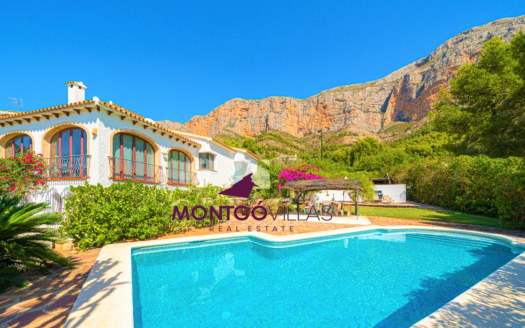 Villa zu verkaufen in der Montgó Gegend von Jávea