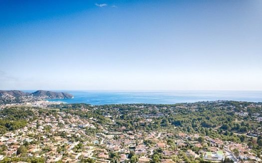 Villas 825m2 in Moraira (Alicante) – 5 Bedrooms and 5 baths