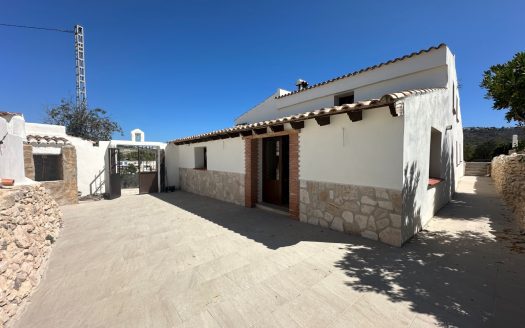 Villa 175m2 in Moraira (Alicante) – 5 Zimmer & 3 Bäder