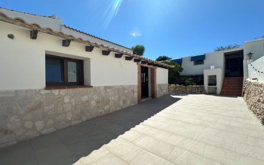 Villa 175m2 in Moraira (Alicante) – 5 Zimmer & 3 Bäder
