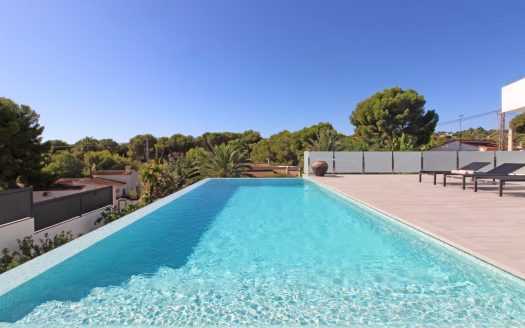 Villa 410m2 in Moraira (Alicante) – 4 Zimmer & 3 Bäder