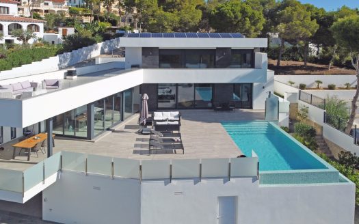 Villa 410m2 in Moraira (Alicante) – 4 Zimmer & 3 Bäder