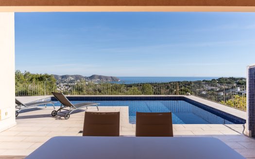 Villa 228m2 in Moraira (Alicante) – 5 Zimmer & 3 Bäder