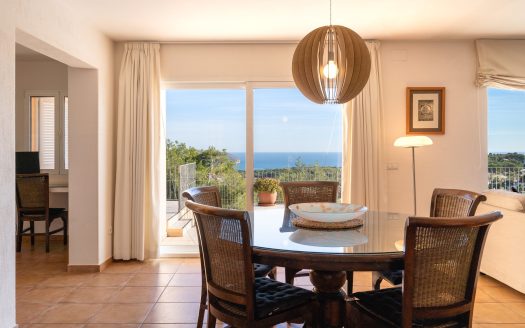 Villa 228m2 in Moraira (Alicante) – 5 Zimmer & 3 Bäder