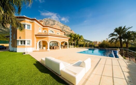 villa 620 à Jávea (Alicante) – 4 chambres & 3 toilettes