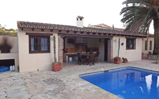 villa 253 in Benissa (Alicante) – 4 Zimmer & 2 Bäder