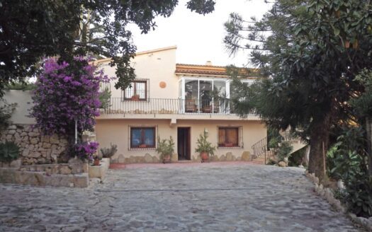 villa 253 in Benissa (Alicante) – 4 Zimmer & 2 Bäder