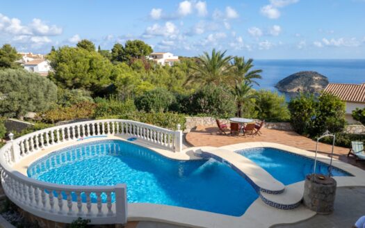 Villa te koop in Jávea met uitzicht op zee
