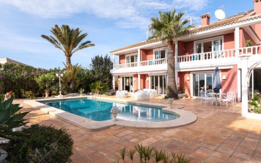 Villa 893m2 in Moraira (Alicante) – 7 Zimmer & 7 Bäder