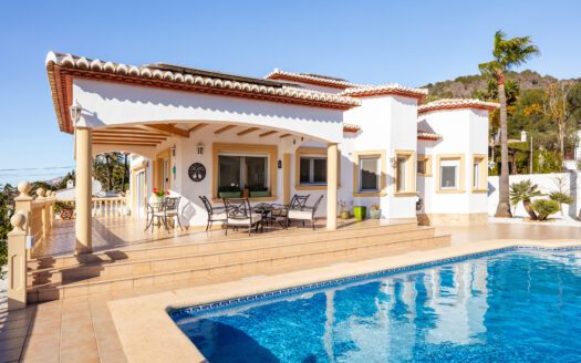Villa in Jávea mit Panoramablick zu verkaufen