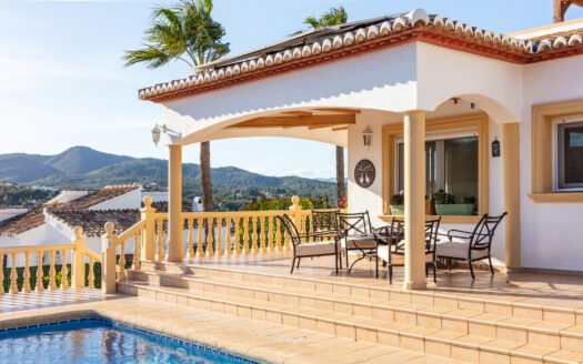 Villa in Jávea mit Panoramablick zu verkaufen