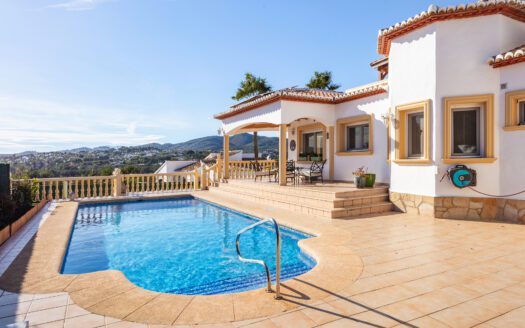 Villa in Jávea mit Panoramablick zu verkaufen