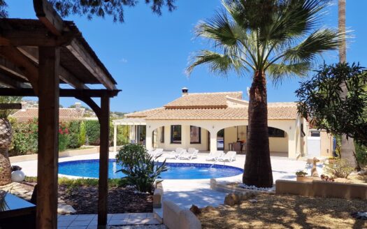 Villa 234m2 in Moraira (Alicante) – 3 Zimmer & 2 Bäder