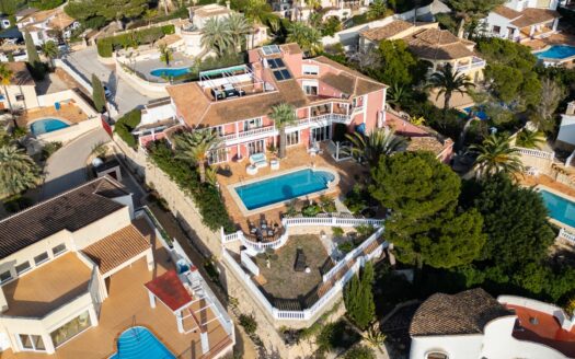 Villa 893m2 in Moraira (Alicante) – 7 Zimmer & 7 Bäder