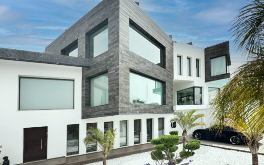 Luxuriöse Villa mit fünf Schlafzimmern und Meerblick in Jávea zu verkaufen