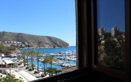 Wohnung zum Verkauf in Moraira mit herrlichem Blick auf den Yachthafen