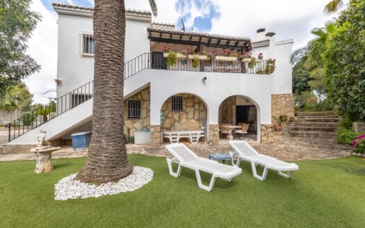 Villa 280m2 in Moraira (Alicante) – 5 Zimmer & 4 Bäder