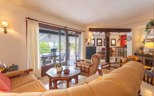 Villa 280m2 in Moraira (Alicante) – 5 Zimmer & 4 Bäder