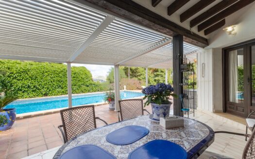 Villa 280m2 in Moraira (Alicante) – 5 Zimmer & 4 Bäder