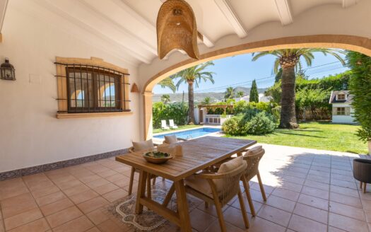 Villa 252m2 in Javea (Alicante) – 4 Zimmer & 3 Bäder